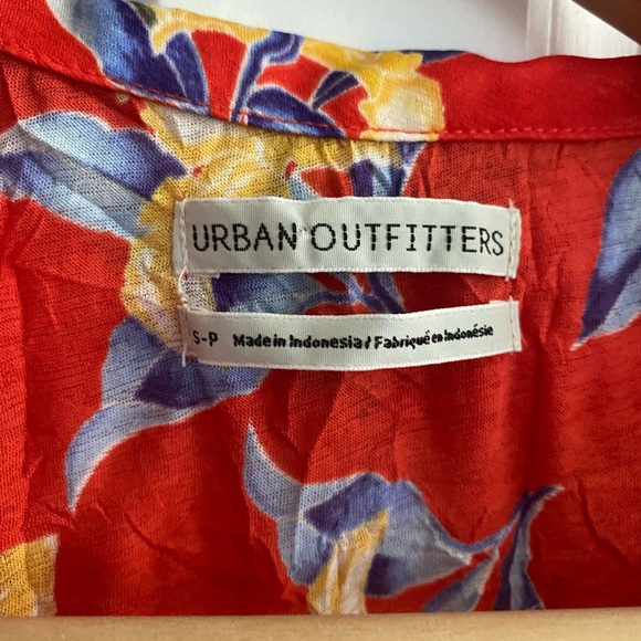 Women’s Small Urban Outfitters button up - Picture 2 of 4